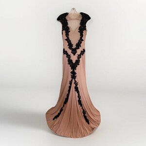 Betsy & Adam Floral Lace Woven Gown Dress Nude/Black Size 2 Low-Back Prom Tan